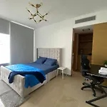 Apartamento De Lujo 2 H 2 B Vistas De Todas Las Caracas